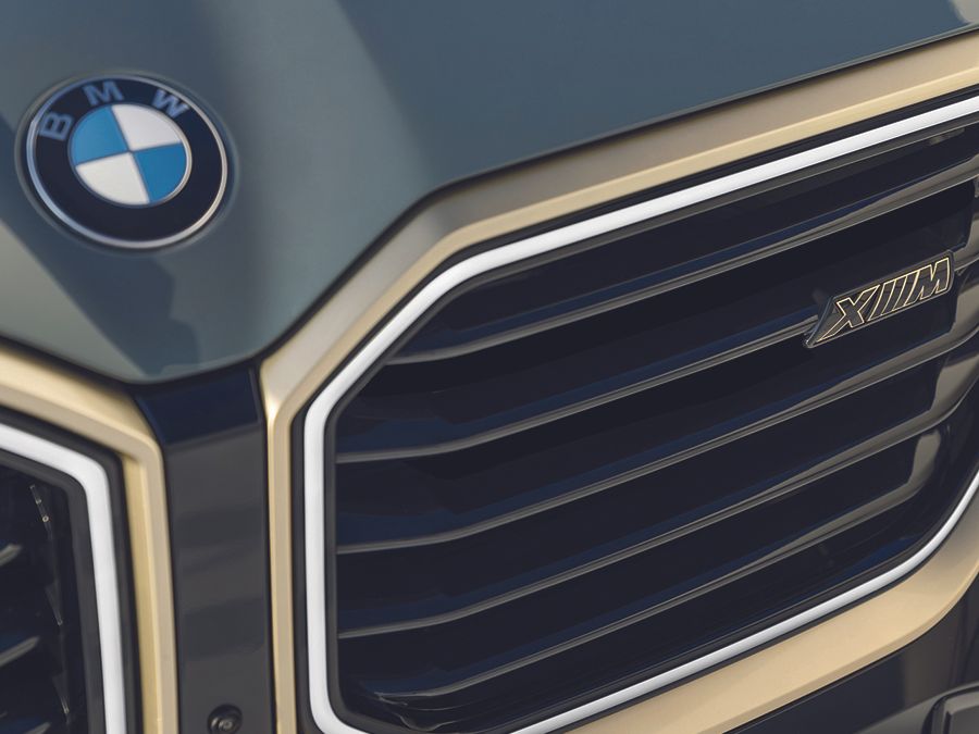 bmw xm 9 front