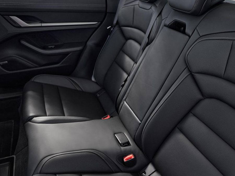 Porsche Taycan Sport Turismo Interior