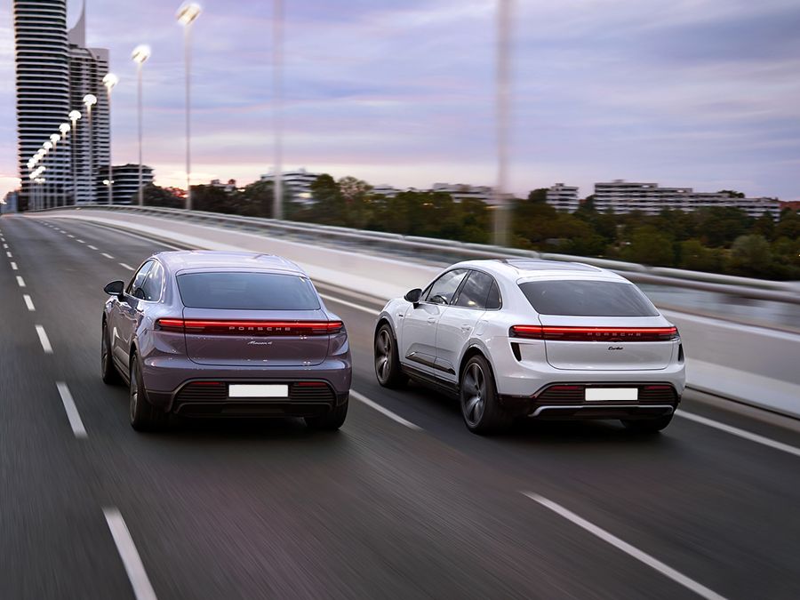 2 Porsche Macan Electric