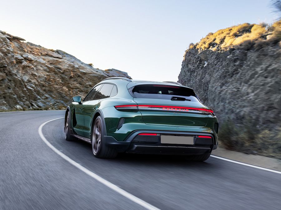 Porsche Taycan Cross Turismo