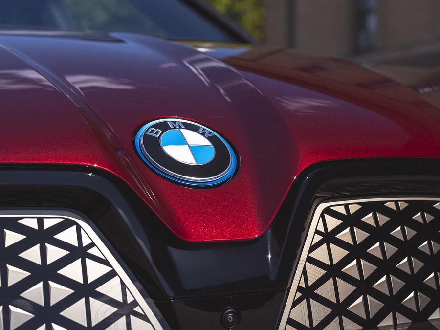 BMW iX front